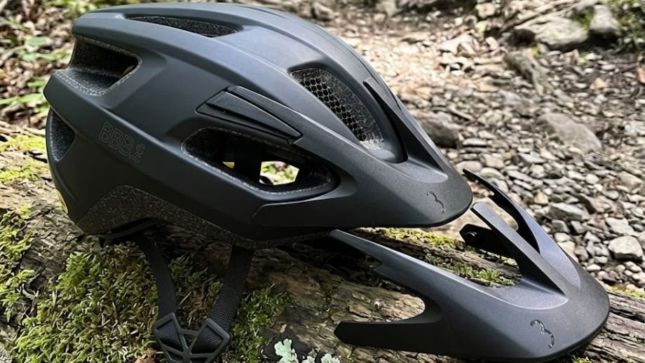 BBB Dune MIPS 2.0 beste gravelhelm met afneembaar 
vizier voor bospaden en technisch terrein
